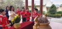Dâng hương tại đài tưởng niệm Phường Hưng Đạo.5.jpg - 