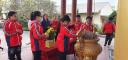 Dâng hương tại đài tưởng niệm Phường Hưng Đạo.8.jpg - 