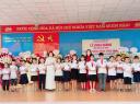 TRAO QUA TRUONG.jpg - 